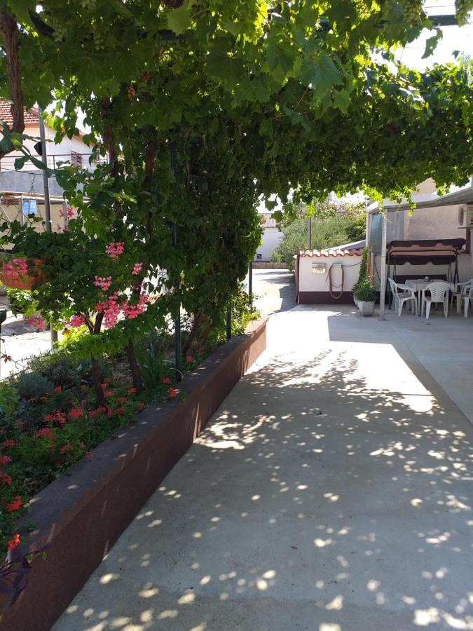 Apartments Jelicic Biograd Na Moru Exterior foto